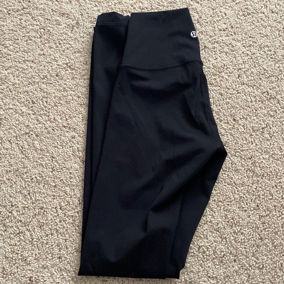 BRAND NEW LULULEMON LEGGINGS NEVER WORN - Picture 2 of 4